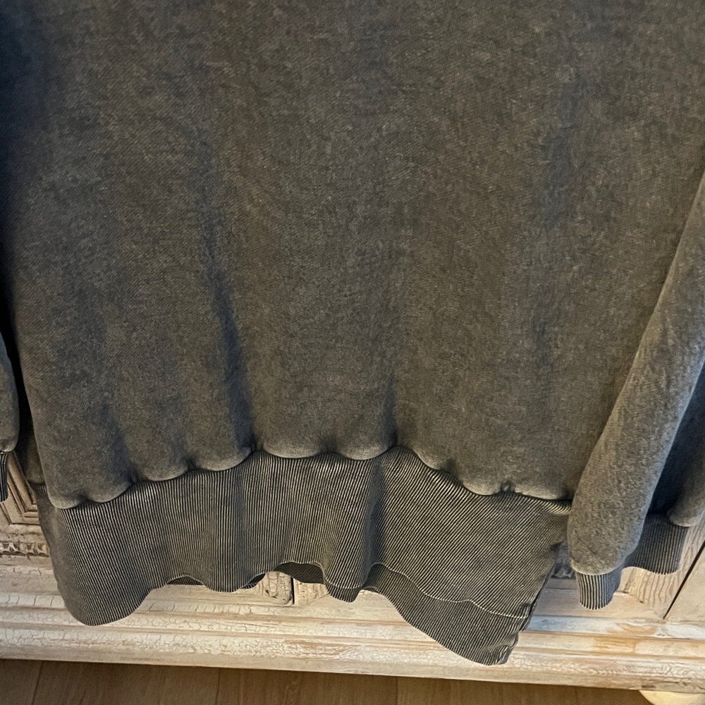 Forever 21 Black Crew Neck Sweater - Picture 3 of 4